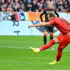 Sva tri pogotka za FC Bayern München postigao je Harry Kane
